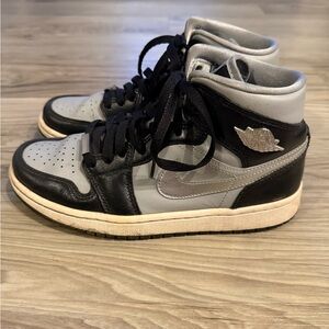 Women’s Air Jordan 1 Mid SE "Black Chrome Size 8